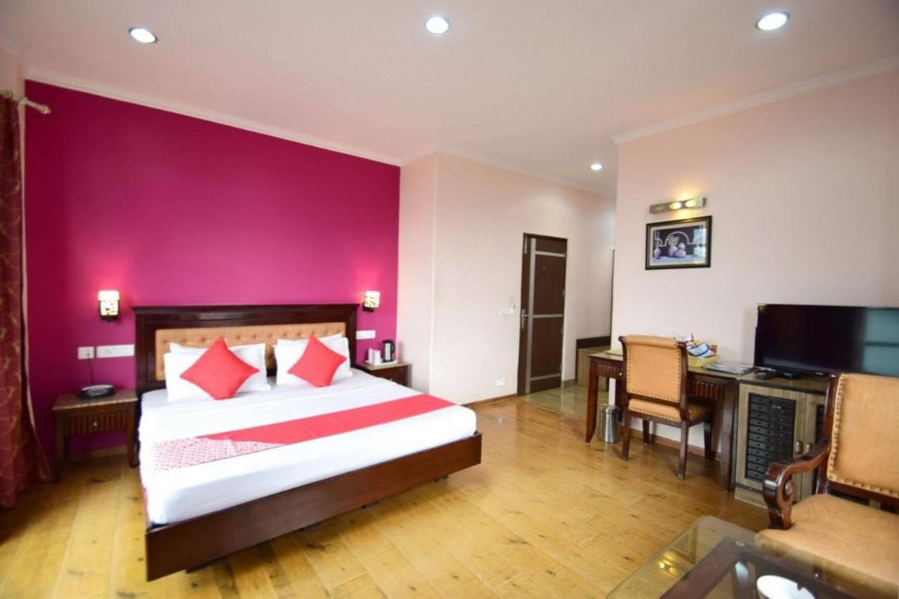 GoroomGo Marc Shimla: Luxury Near Mall Road Exterior photo